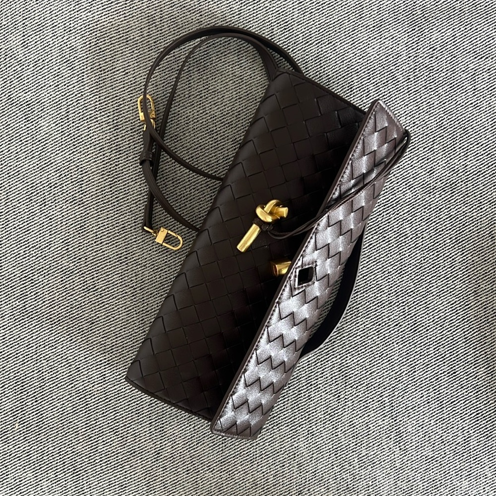 BV brown intrecciato clutch